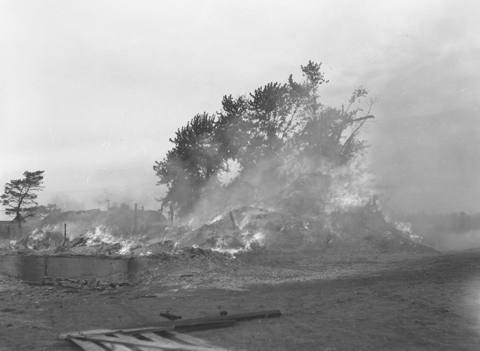 SL1171 fire on Henry Wendel farm.jpg